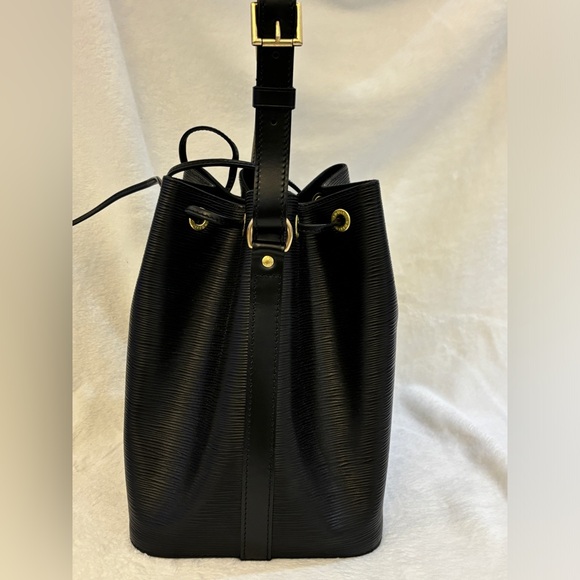 Authentic Louis Vuitton Epi Petit Noe in Black - Picture 11 of 15